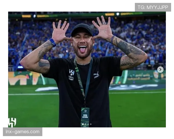 内马尔爆发惊人速度与爆发力，助球队状态稳步回升表现抢眼