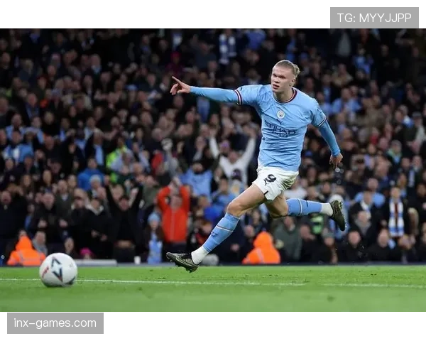 哈兰德 vs 德罗巴：冲击力与禁区统治力对比分析