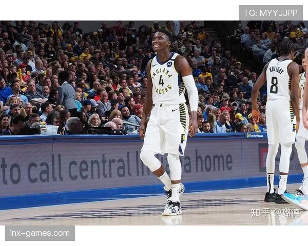 奥拉迪波突破拉开防线，助力球队关键时刻得分提升